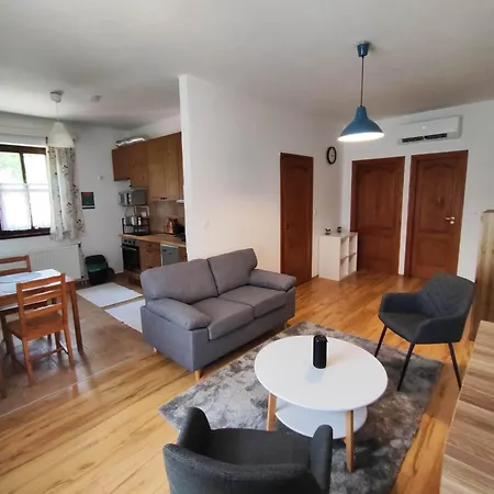 Velociped Vendeghaz Apartment *